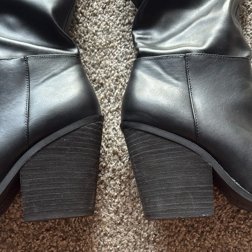 Charles By Charles David Black Heeled Boots - Picture 6 of 8